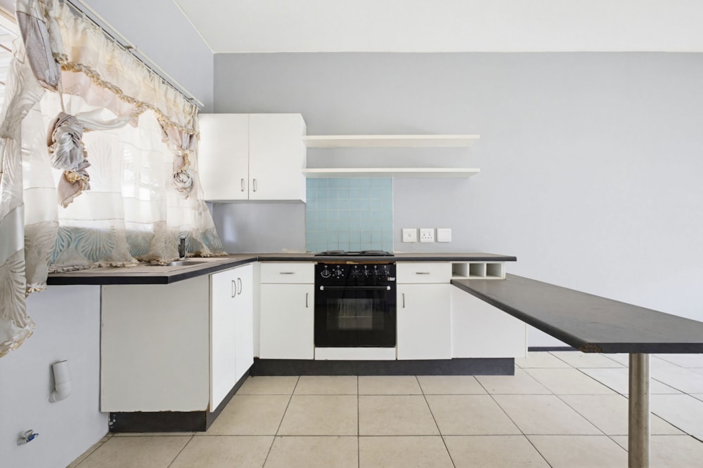 Townhouse for sale in Brenthurst - 1BJ1718402