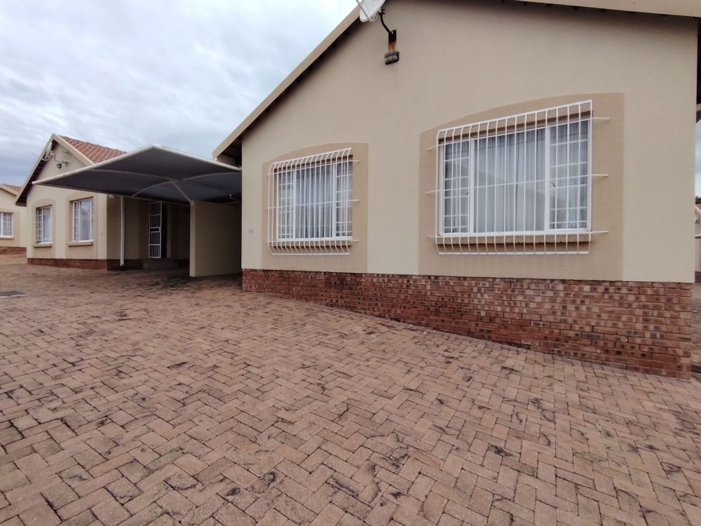 Townhouse for sale in Bendor Park - 1PS1732542 Townhouse for sale in Bendor Park - 1PS1732542