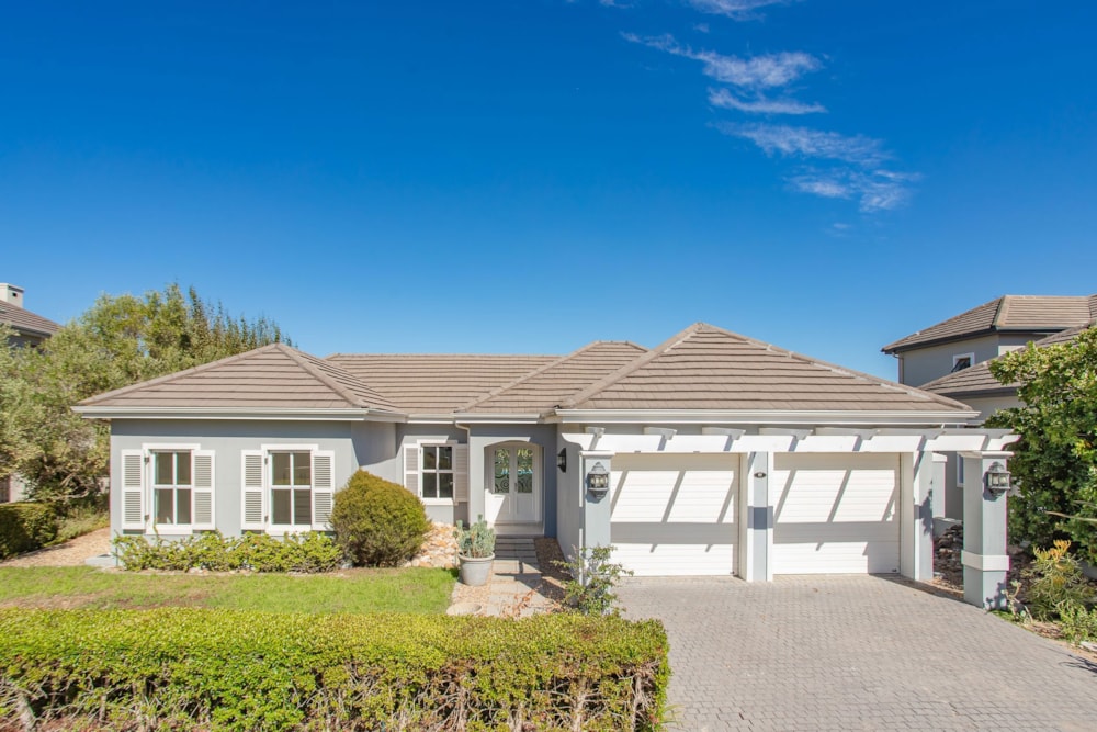 Security estate home to rent in Val de Vie Estate - TKL1721606