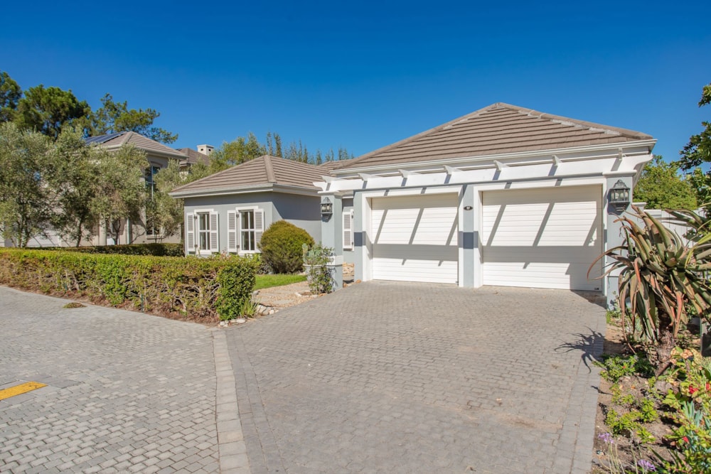 Security estate home to rent in Val de Vie Estate - TKL1721606