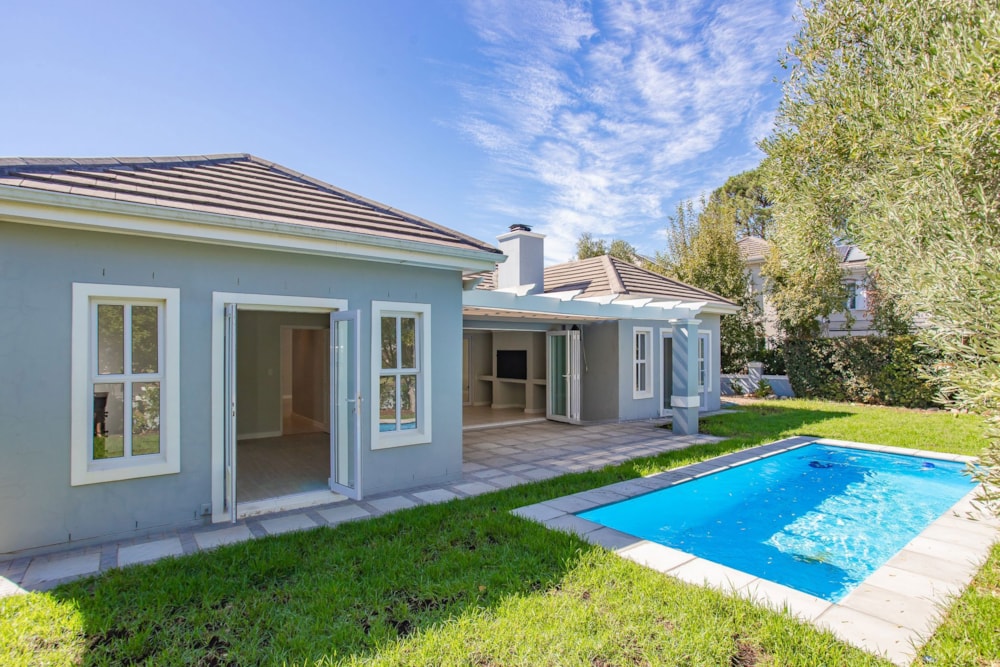 Security estate home to rent in Val de Vie Estate - TKL1721606