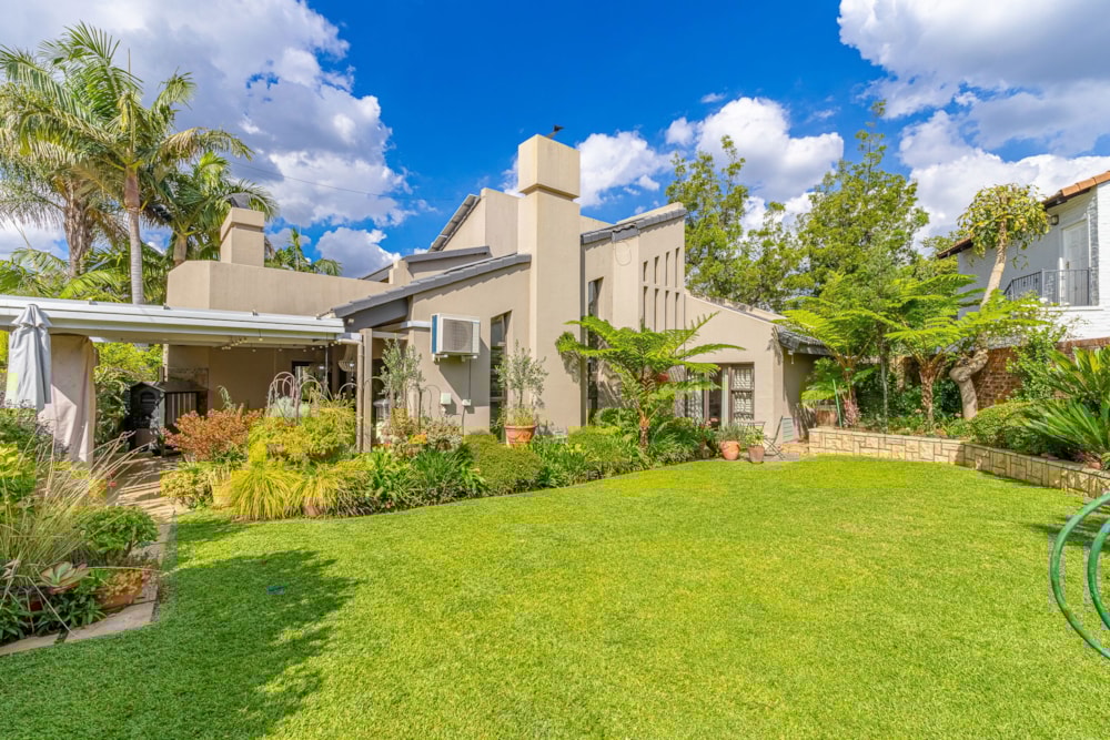 Security estate home for sale in Fourways Gardens - FW1732904