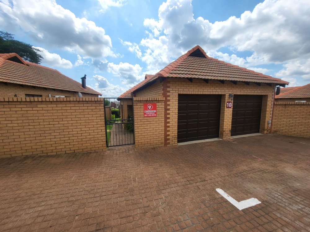 Townhouse for sale in Pentagon Park - 1BX1734036 Townhouse for sale in Pentagon Park - 1BX1734036