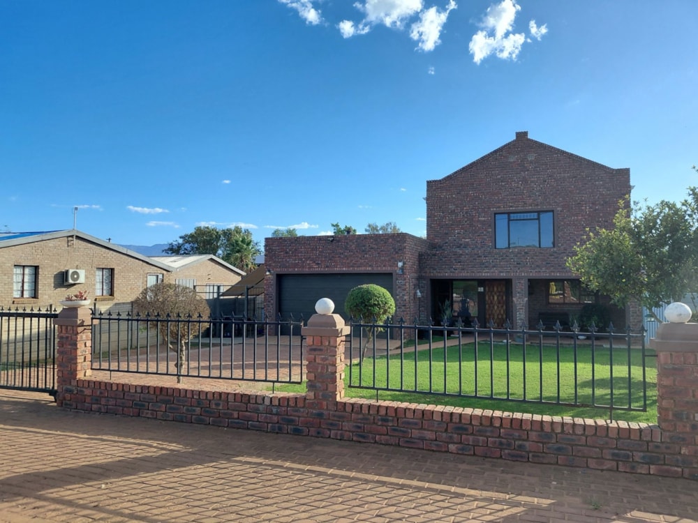 Double-storey house for sale in Heidelberg, Garden Route - 1SR1734809 Double-storey house for sale in Heidelberg, Garden Route - 1SR1734809