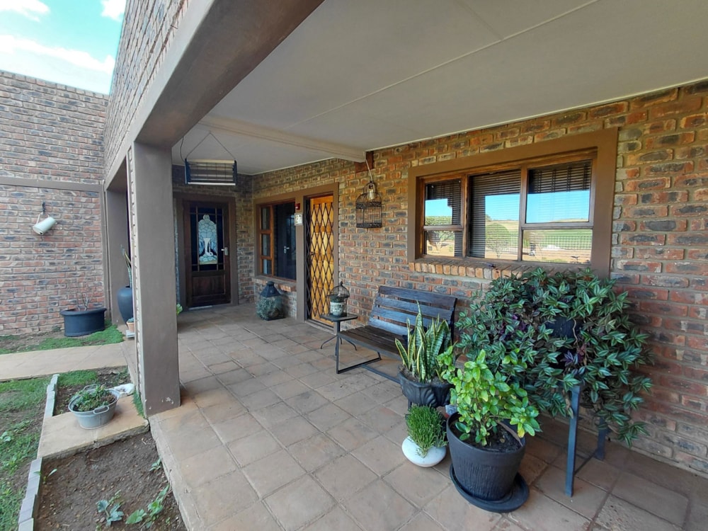 Double-storey house for sale in Heidelberg, Garden Route - 1SR1734809 Double-storey house for sale in Heidelberg, Garden Route - 1SR1734809