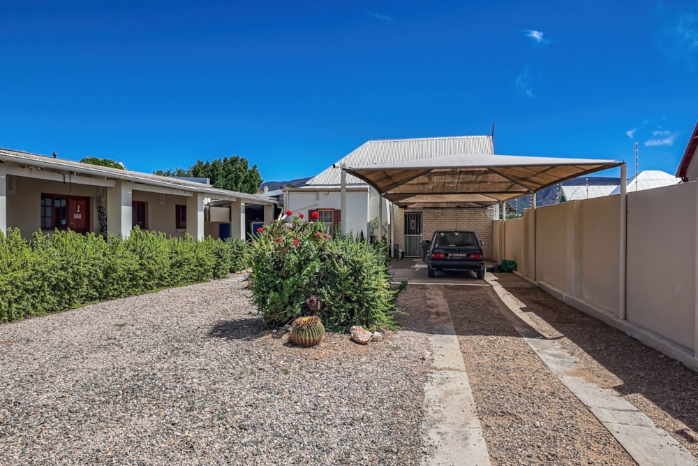 Guesthouse for sale in Calitzdorp - 1OU1736714