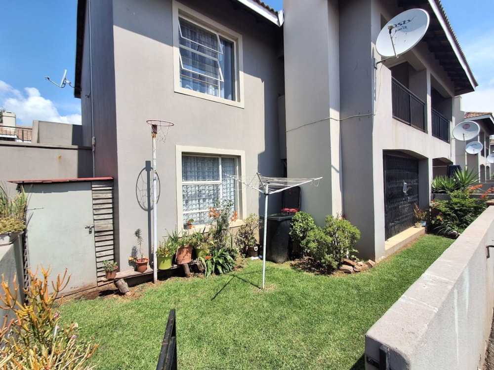Townhouse for sale in Brenthurst - 1BJ1734212