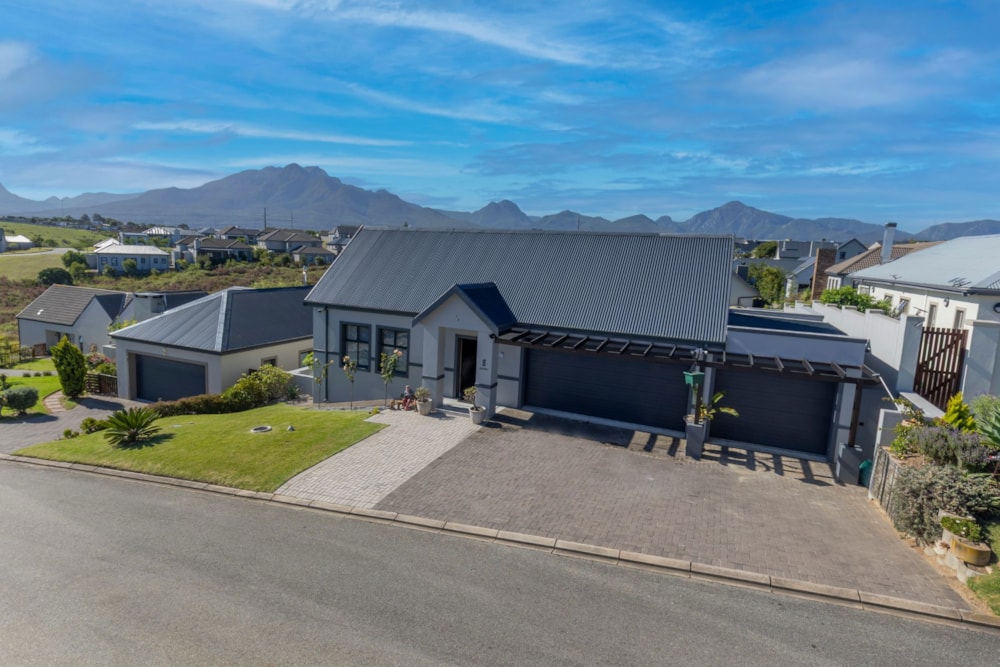 Security estate home for sale in Blue Mountain - GEO1734221