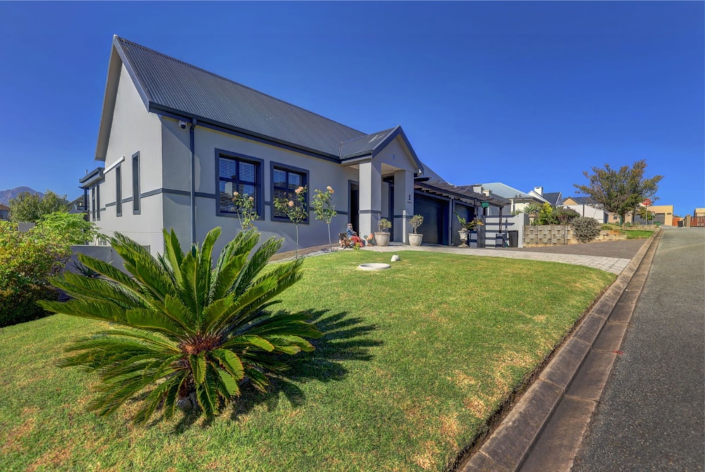 Security estate home for sale in Blue Mountain - GEO1734221