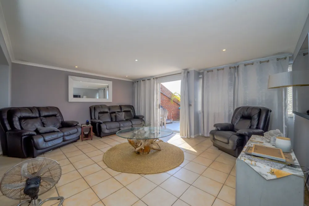 Townhouse for sale in La Lucia - 1ND1734271 Townhouse for sale in La Lucia - 1ND1734271