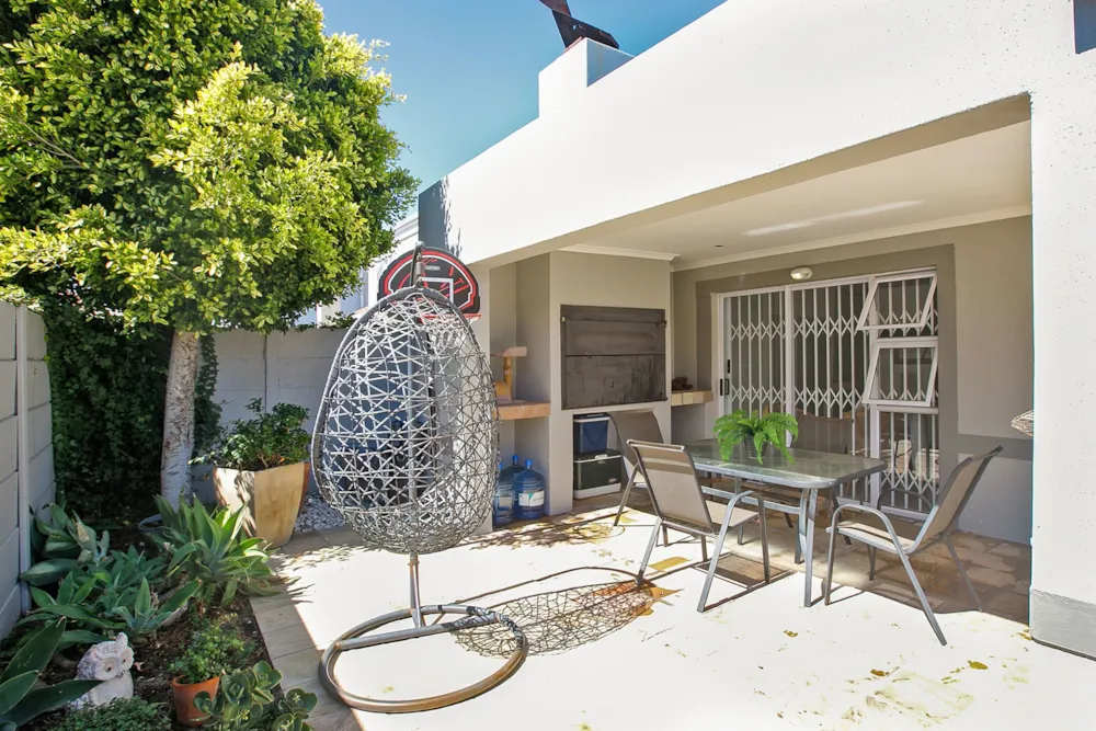 Security estate home sold in Century City - 1TV1734971 Security estate home sold in Century City - 1TV1734971