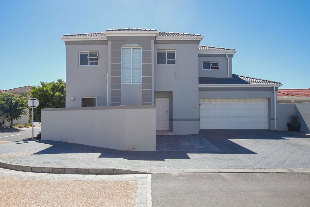 Security estate home for sale in Century City - 1TV1734971