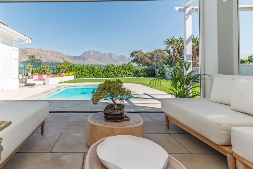 Security estate home for sale in Silvertree Estate - KW1732930 Security estate home for sale in Silvertree Estate - KW1732930