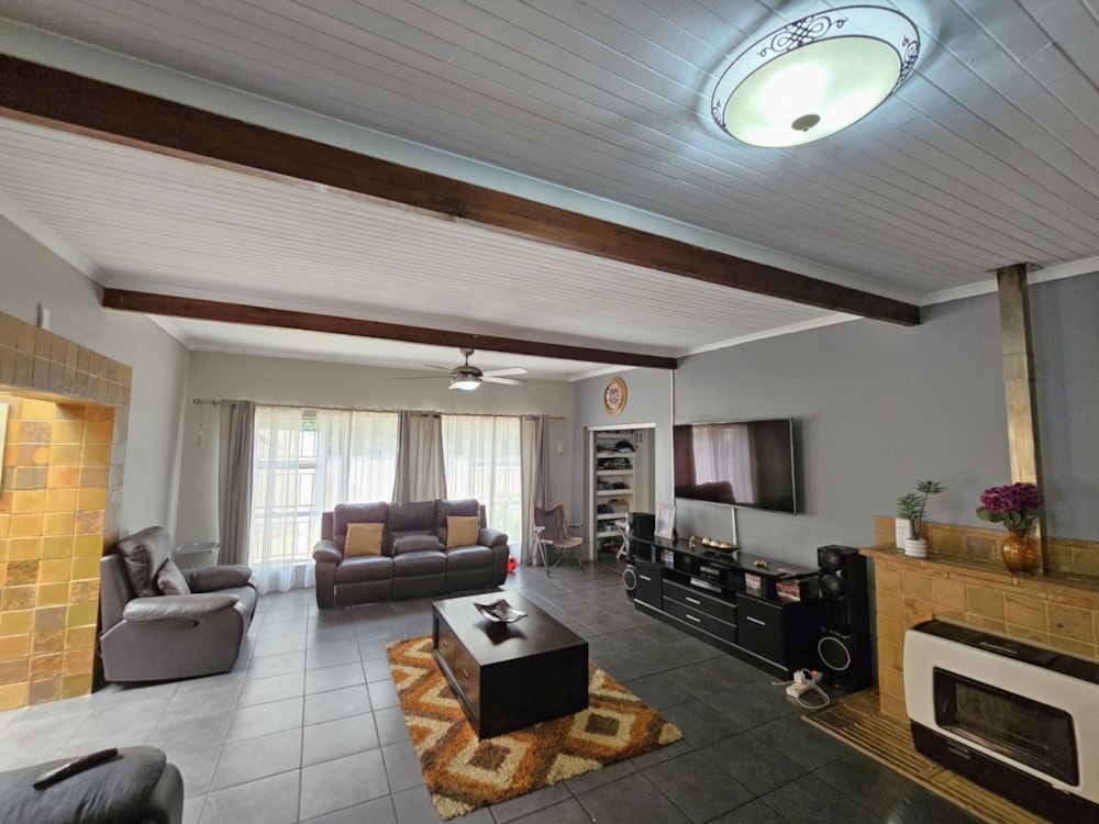 House for sale in Heidelberg, Gauteng - 1SP1541640