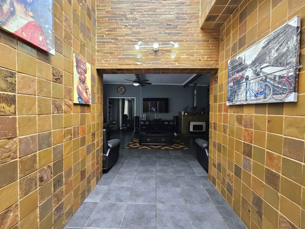 House for sale in Heidelberg, Gauteng - 1SP1541640