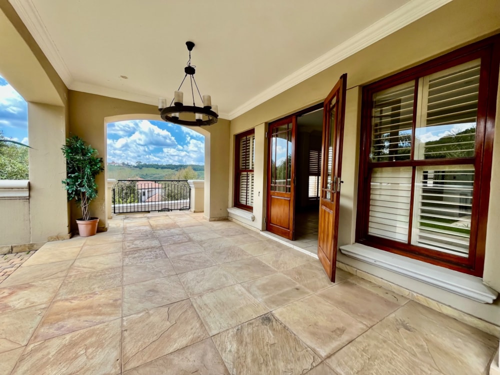 Security estate home for sale in Waterkloof Ridge - PT1735411