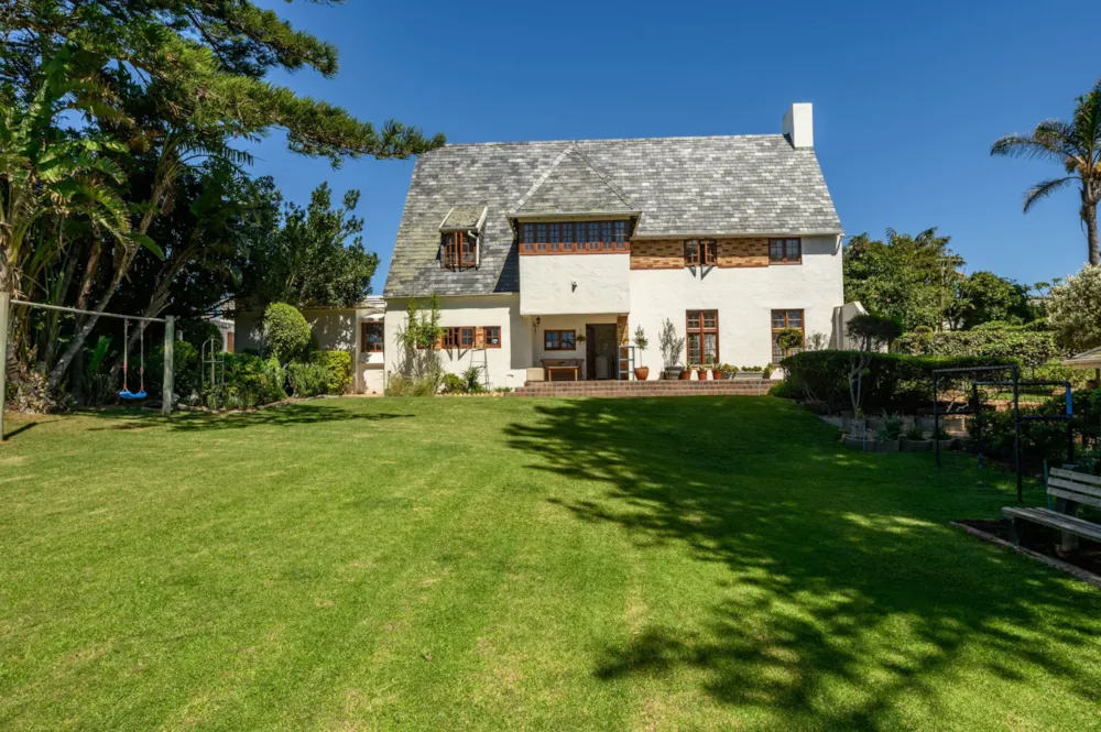 Double-storey house sold in Summerstrand - 1PLZ1732326 Double-storey house sold in Summerstrand - 1PLZ1732326
