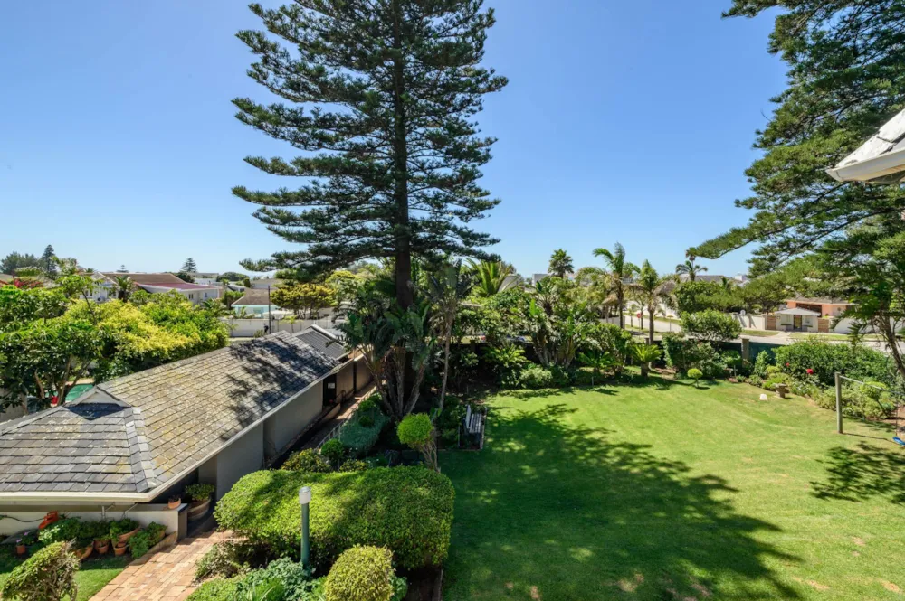 Double-storey house sold in Summerstrand - 1PLZ1732326 Double-storey house sold in Summerstrand - 1PLZ1732326