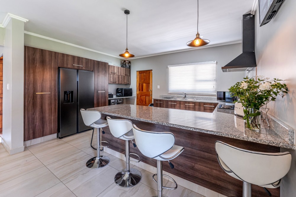 House for sale in Waterfall, Upper Highway - 1KF1732726