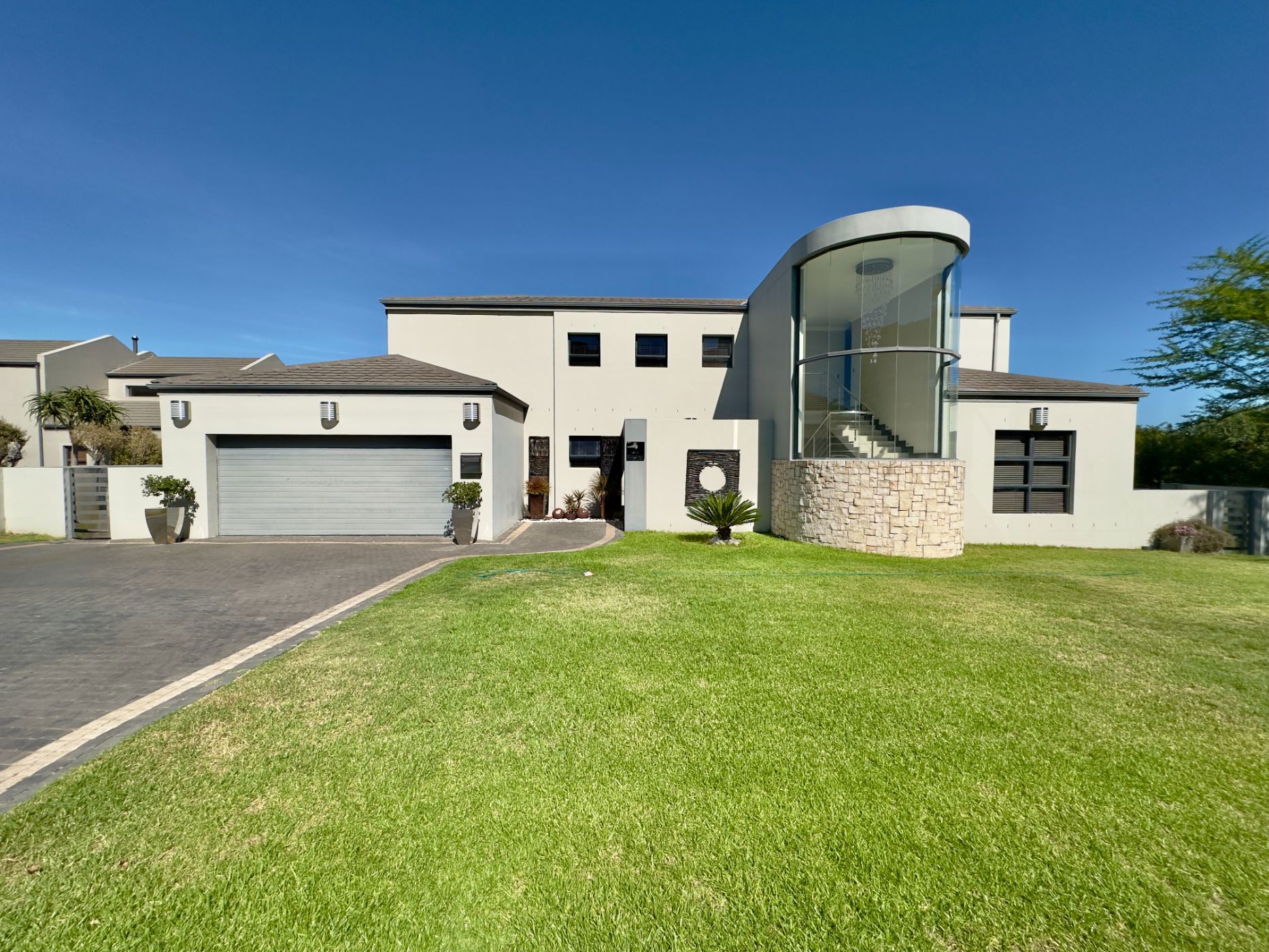 House for sale in Baronetcy Estate - 1PLA1731737