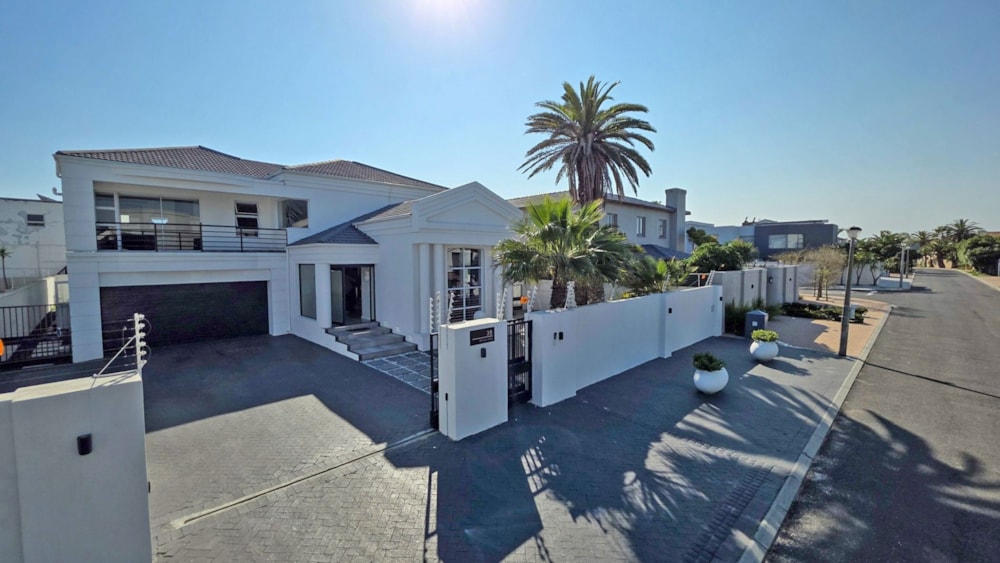 House for sale in Sunset Beach, Cape Town - 1TV1714116