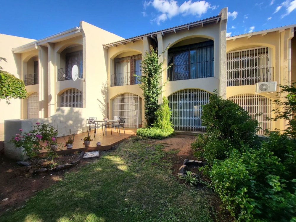 Townhouse for sale in Helicon Heights - 1BX1733510