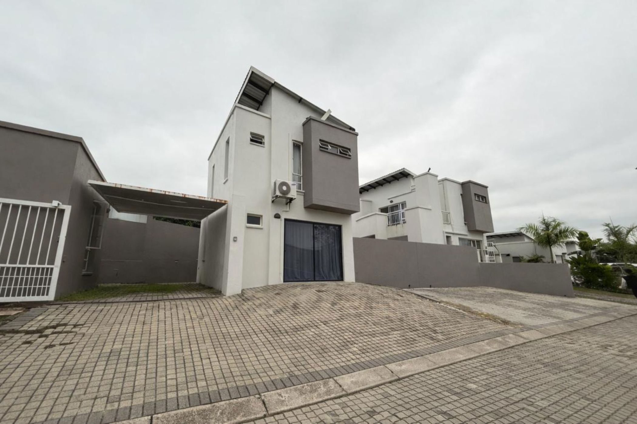 Townhouse for sale in Mbomela Ext 37 (Nelspruit Ext 37) - 1NS1733269