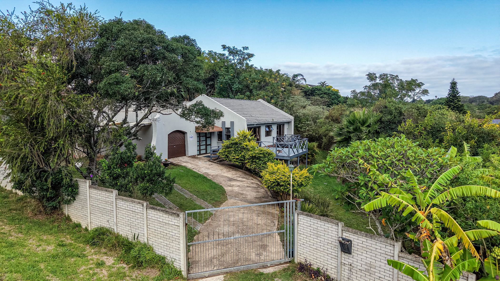 House for sale in Beacon Bay - 1EZ1734945
