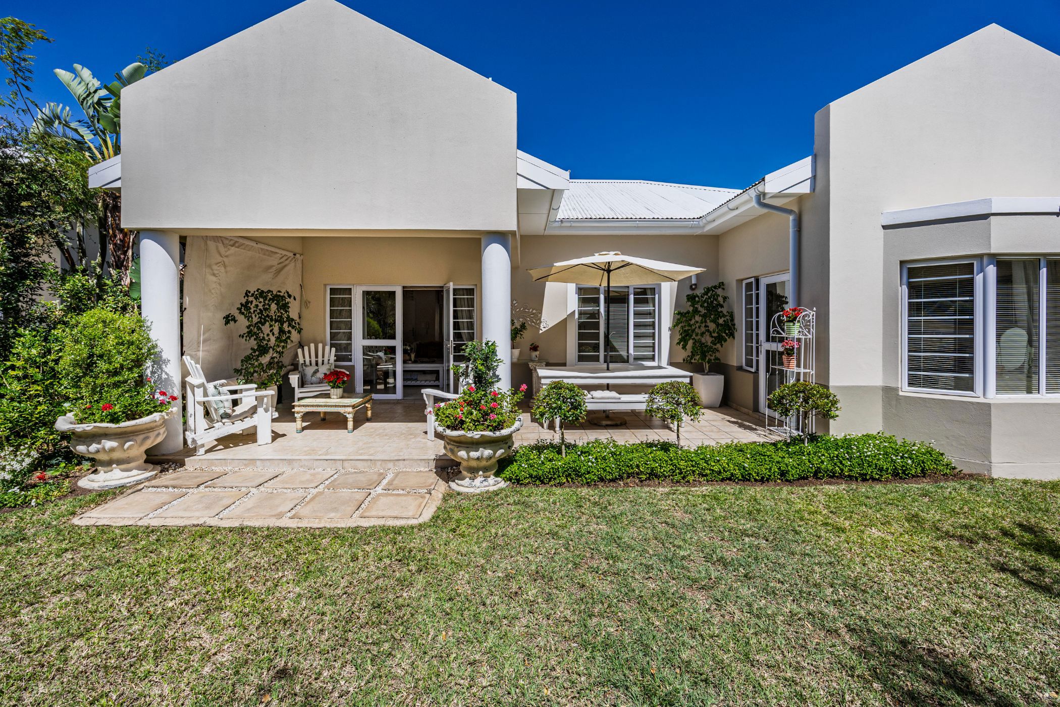 Townhouse for sale in Beacon Bay - 1EZ1733702