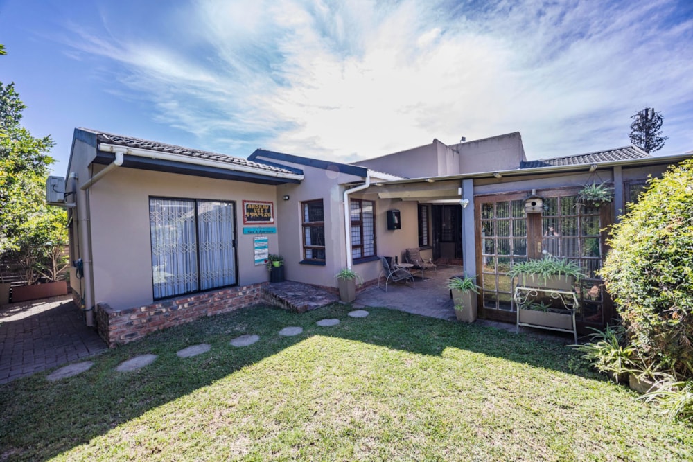 Townhouse for sale in Abbotsford, East London - 1EZ1732440