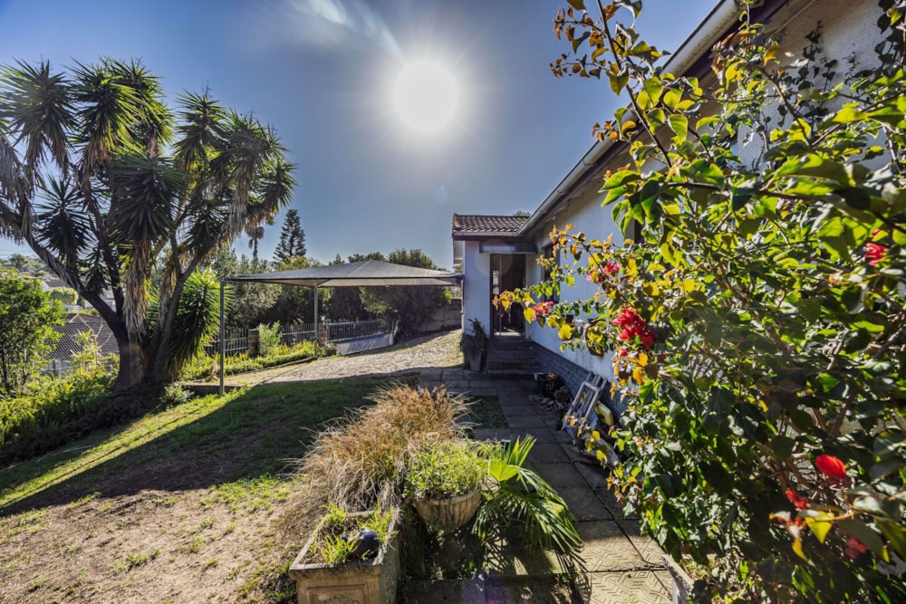 House for sale in Beacon Bay - 1EZ1732374