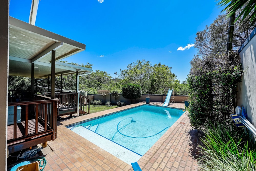 House for sale in Beacon Bay - 1EZ1732069