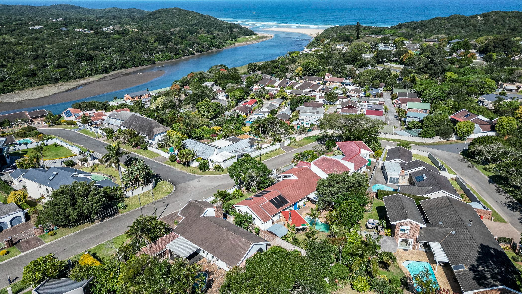 House for sale in Bonza Bay - 1EZ1733493