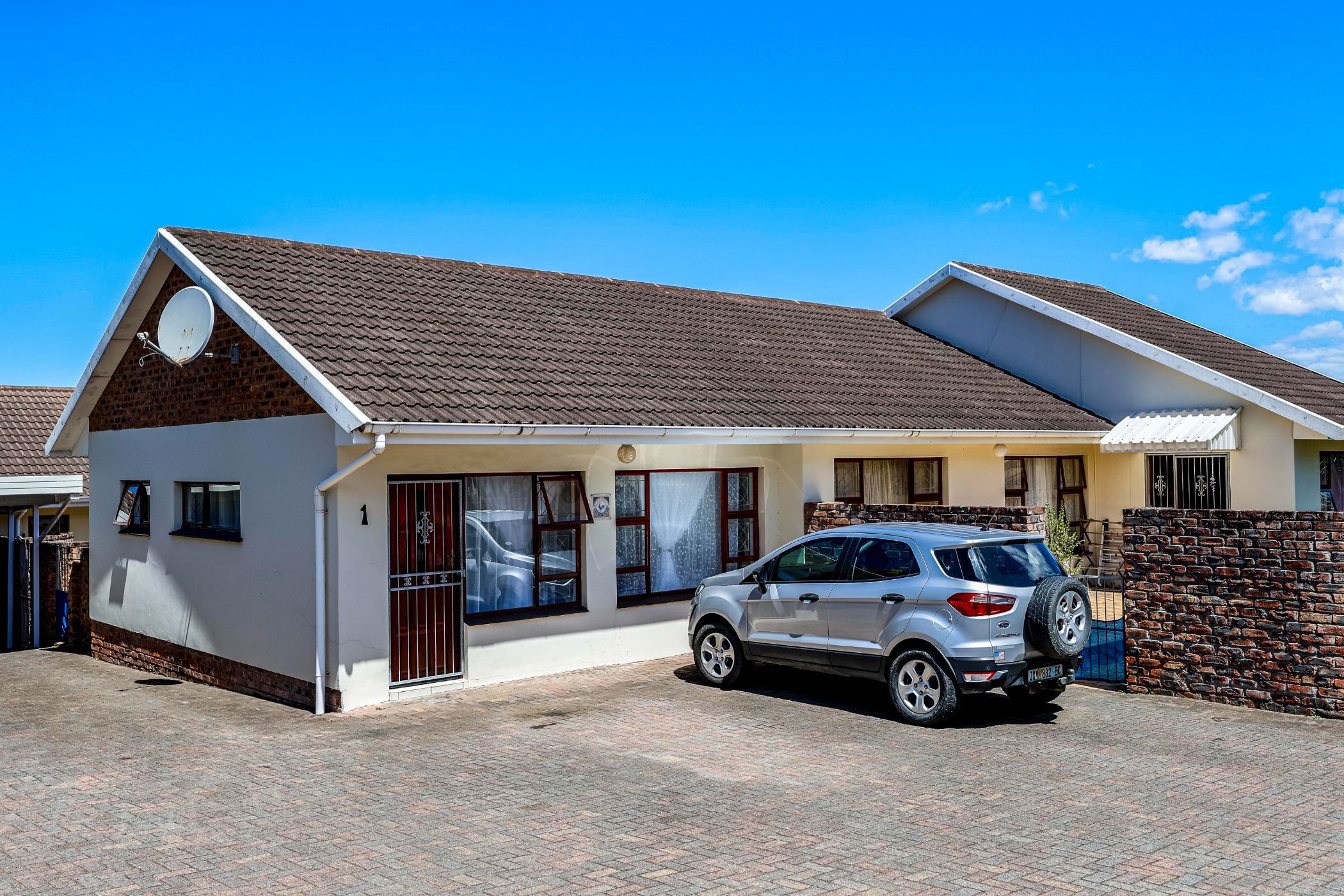 Townhouse for sale in Beacon Bay - 1EZ1733243