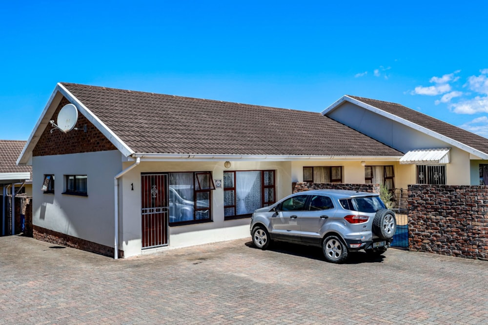 Townhouse for sale in Beacon Bay - 1EZ1733243 Townhouse for sale in Beacon Bay - 1EZ1733243