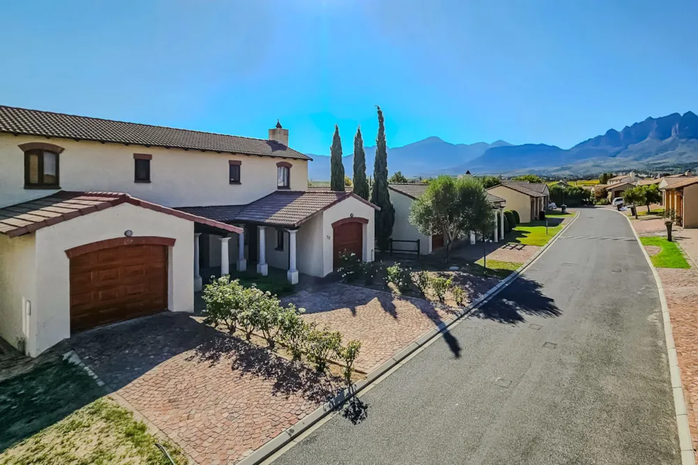 Security complex home sold in Wellington - WEL1733145 Security complex home sold in Wellington - WEL1733145