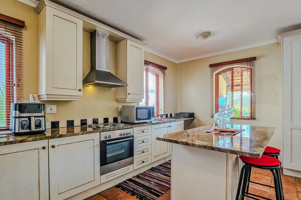 Security complex home sold in Wellington - WEL1733145 Security complex home sold in Wellington - WEL1733145
