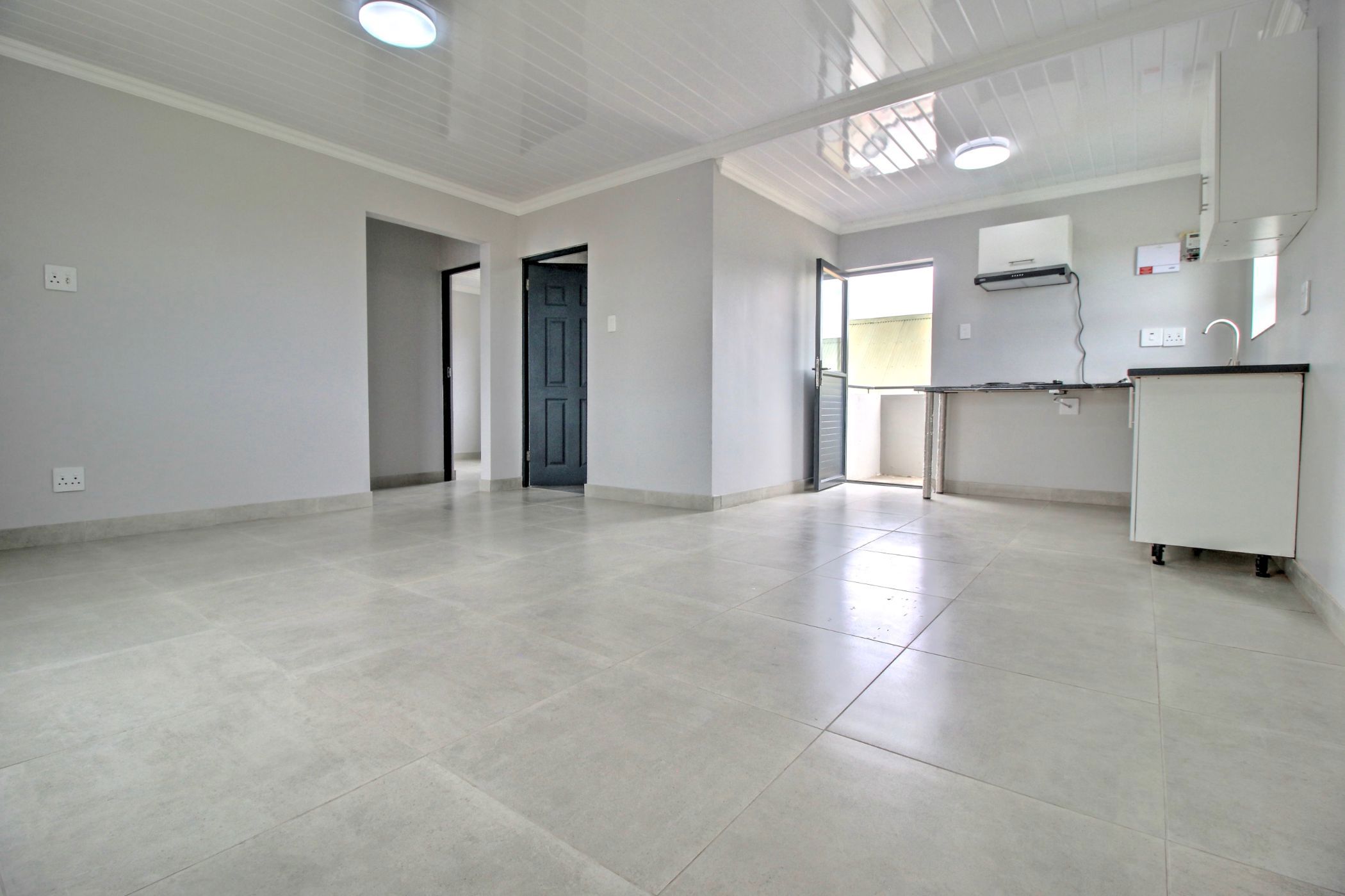 Apartment to rent in Bothasig - 1PLA1732346