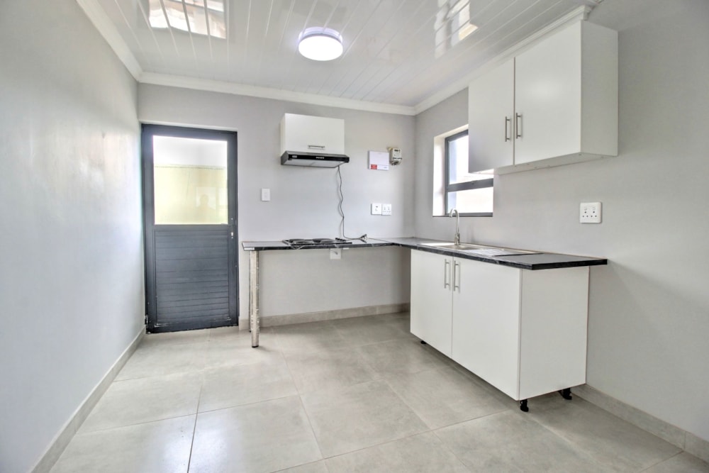 Apartment to rent in Bothasig - 1PLA1732346