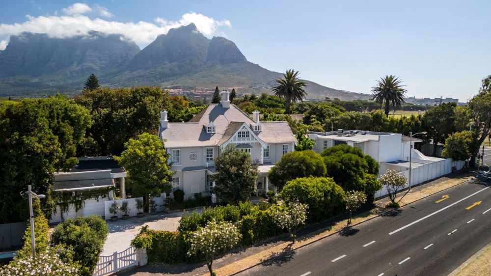 Multi-storey house for sale in Rondebosch - KW1734121 Multi-storey house for sale in Rondebosch - KW1734121