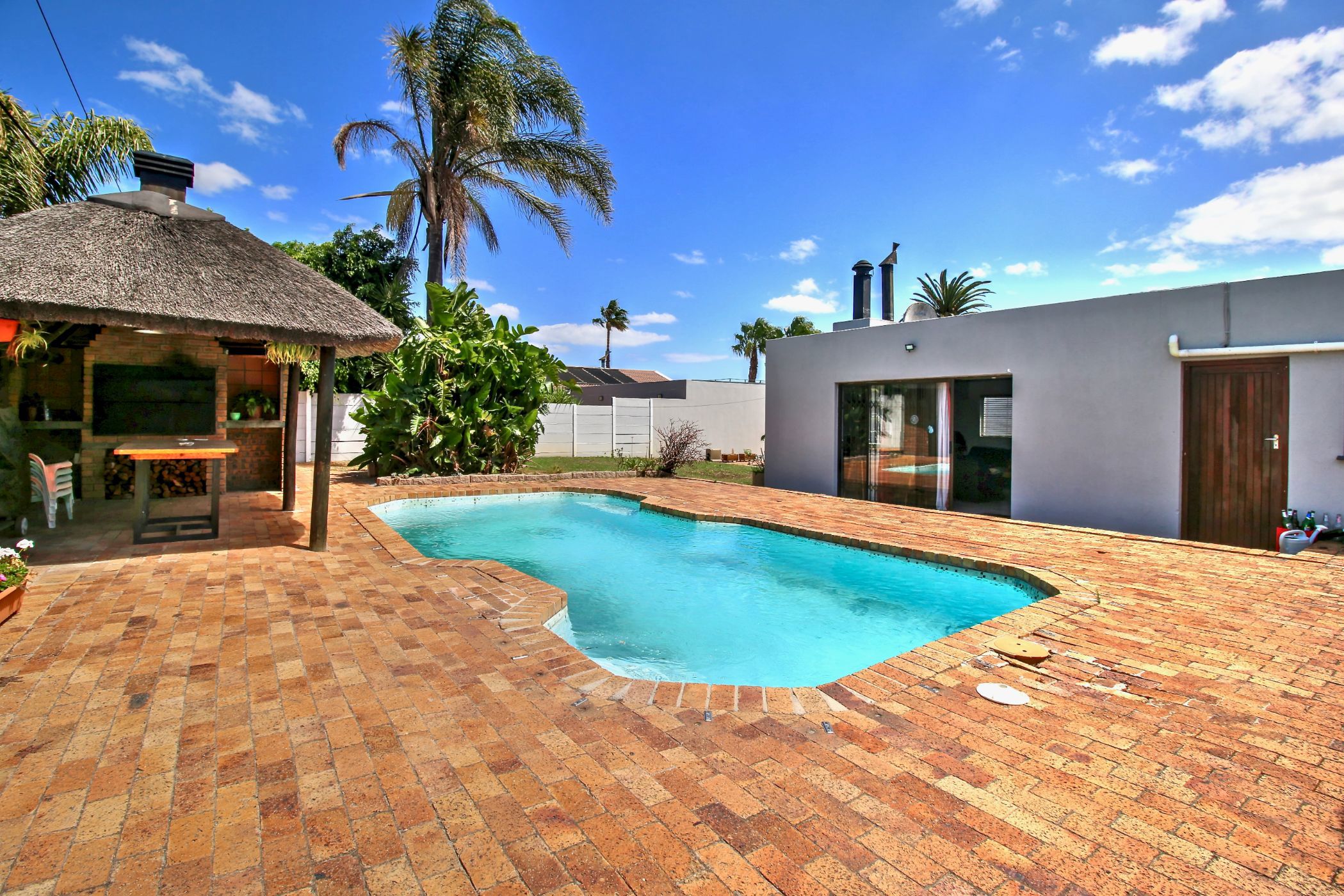 House for sale in Bothasig - 1PLA1732745