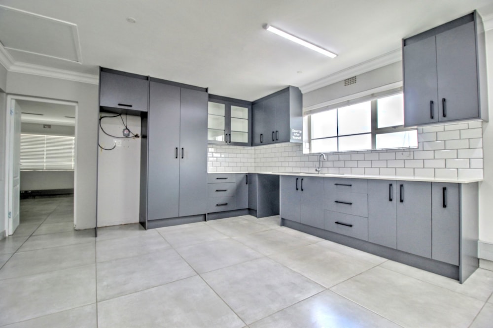 Commercial business to rent in Bothasig - 1PLA1733250