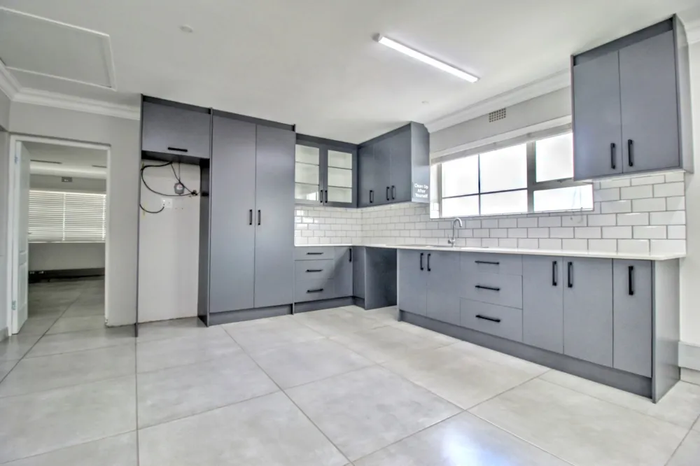 Commercial business let in Bothasig - 1PLA1742681 Commercial business let in Bothasig - 1PLA1742681