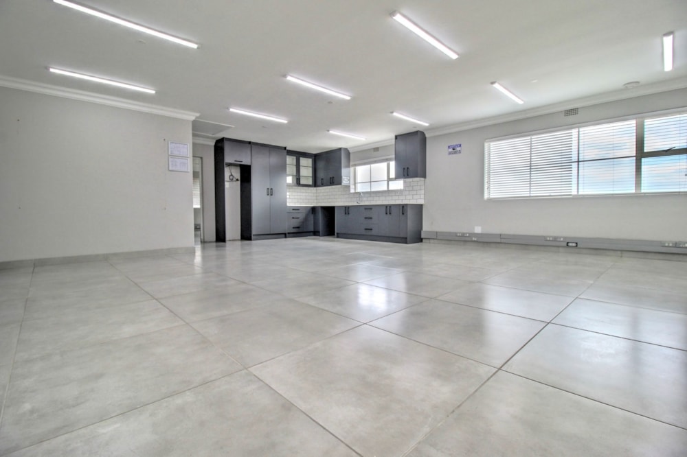 Commercial business to rent in Bothasig - 1PLA1733250