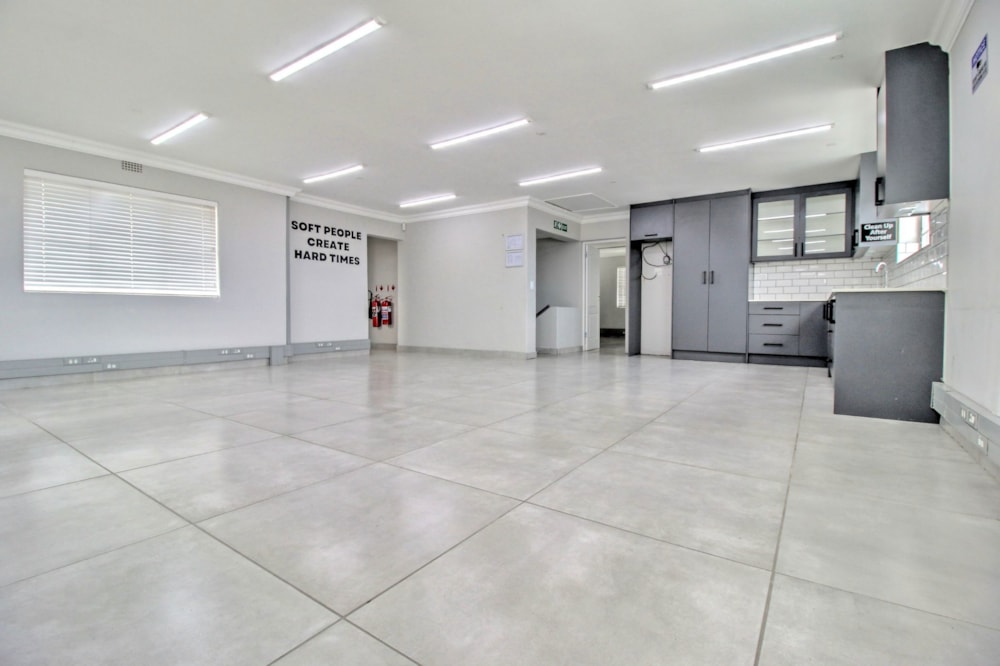 Commercial business to rent in Bothasig - 1PLA1733250