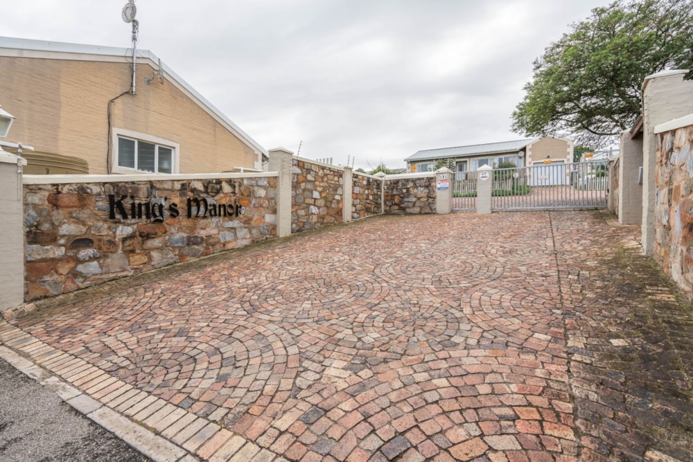 Security complex home to rent in Kingswood - 1GC1734225