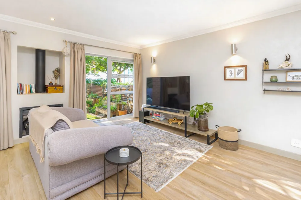House let in Southdowns Estate - CNL1734460 House let in Southdowns Estate - CNL1734460