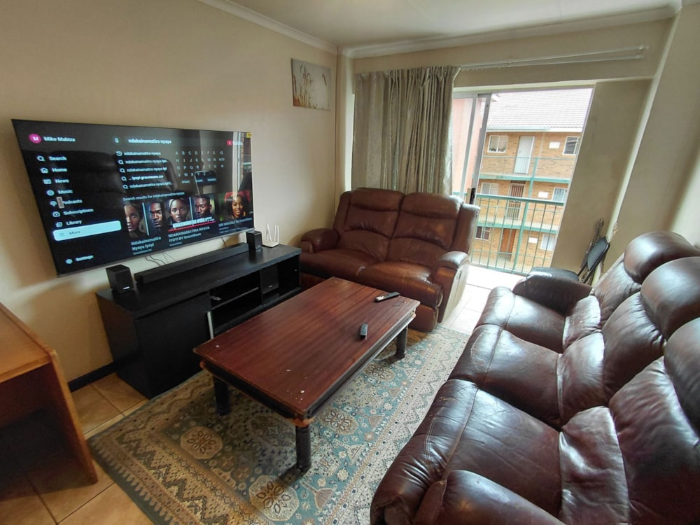 House for sale in Die Hoewes - CN1733892