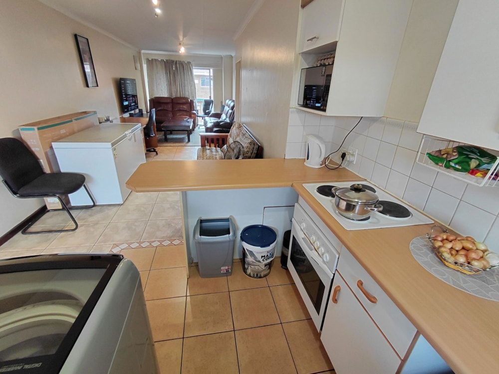 House for sale in Die Hoewes - CN1733892