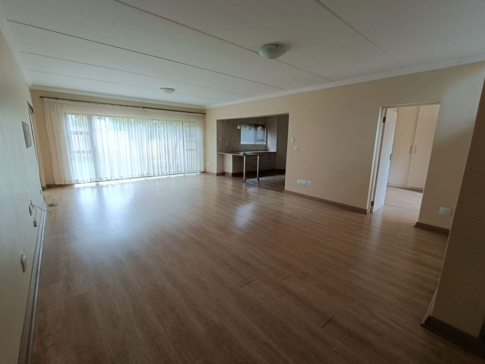 Townhouse for sale in Heuwelsig, Kroonstad - 1BX1735271